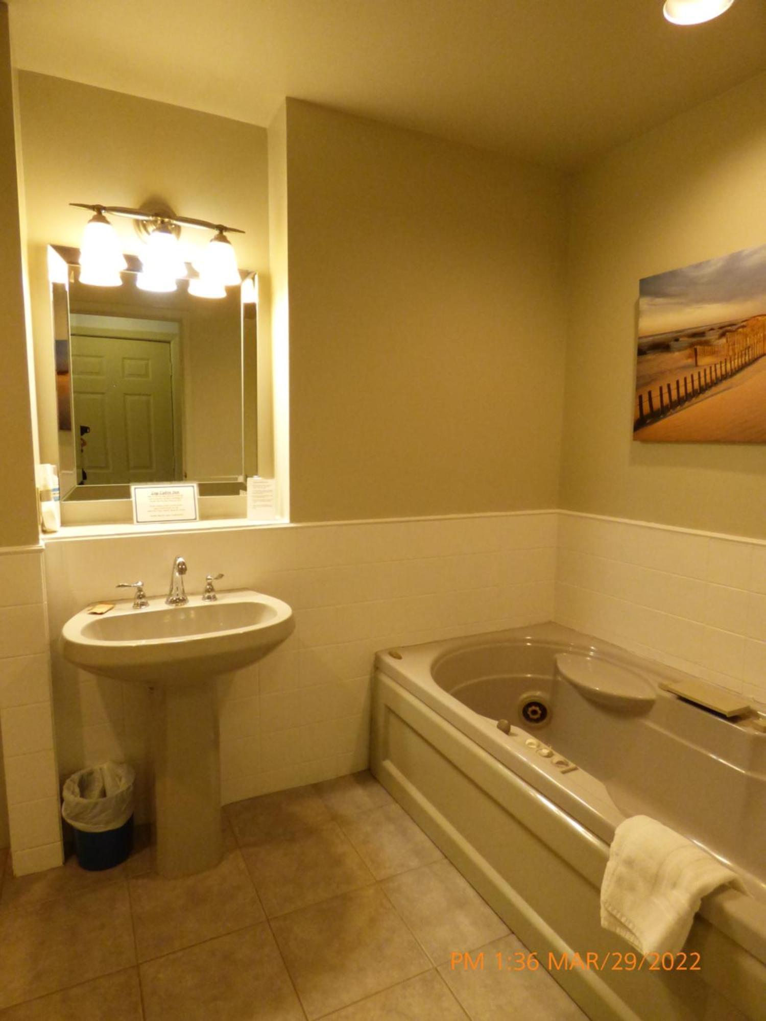 Log Cabin Inn Пари Саунд Екстериор снимка